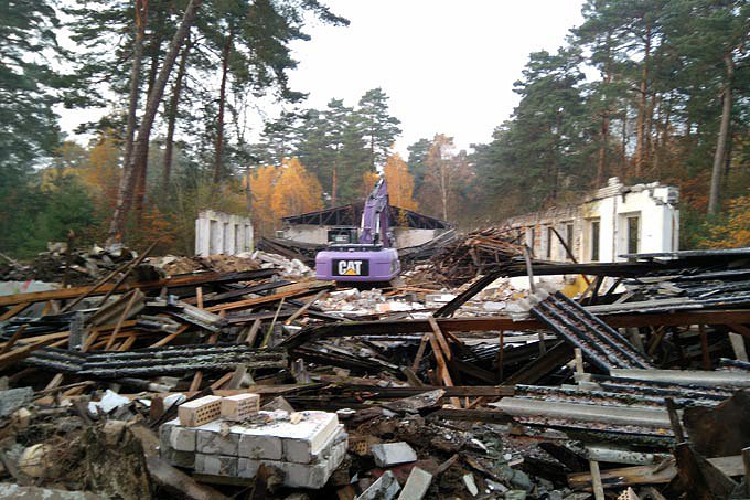 Rund 2.700 Tonnen Beton, Bauschutt sowie gefährliches Dämmmaterial konnten aus dem Naturparadies entfernt werden. - Foto: Nina Forsten